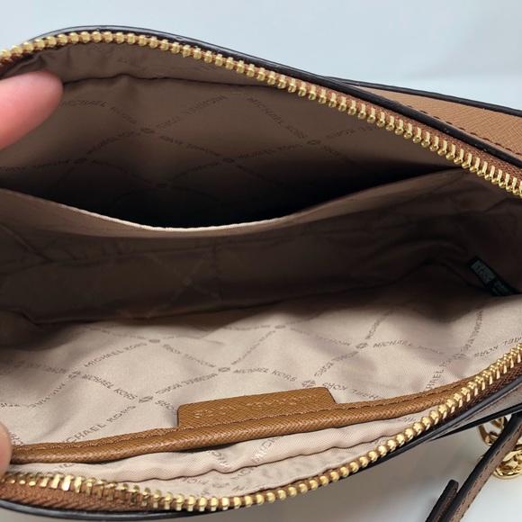 Authentic Michael Kors Large Ew Crossbody Handbag - Picture 6 of 8